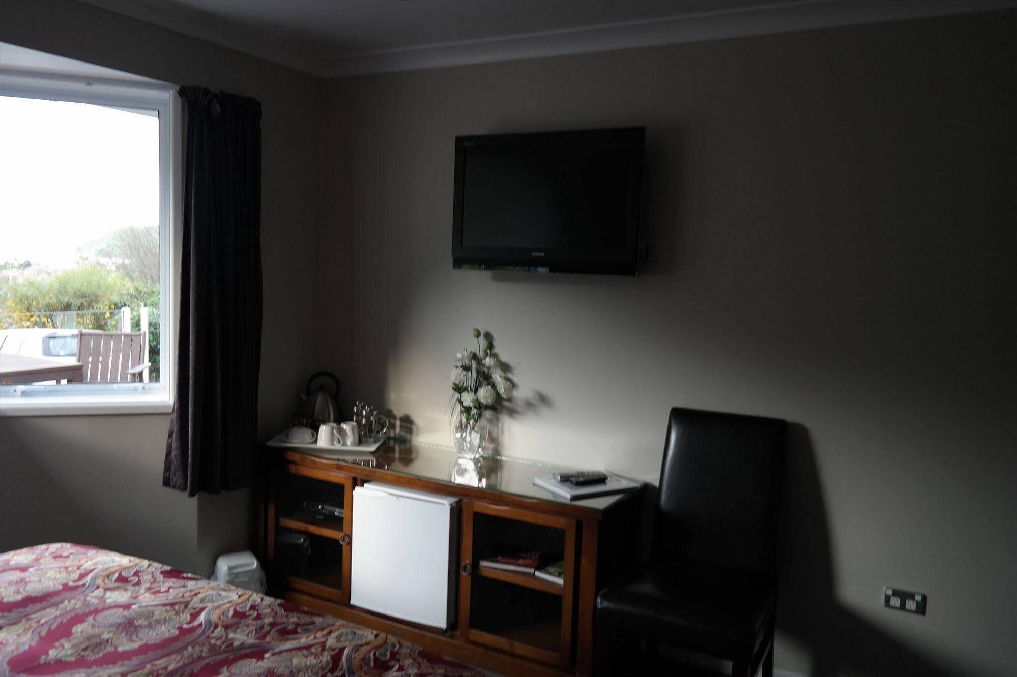 Sounds Vista B&B พิคตัน ภายนอก รูปภาพ